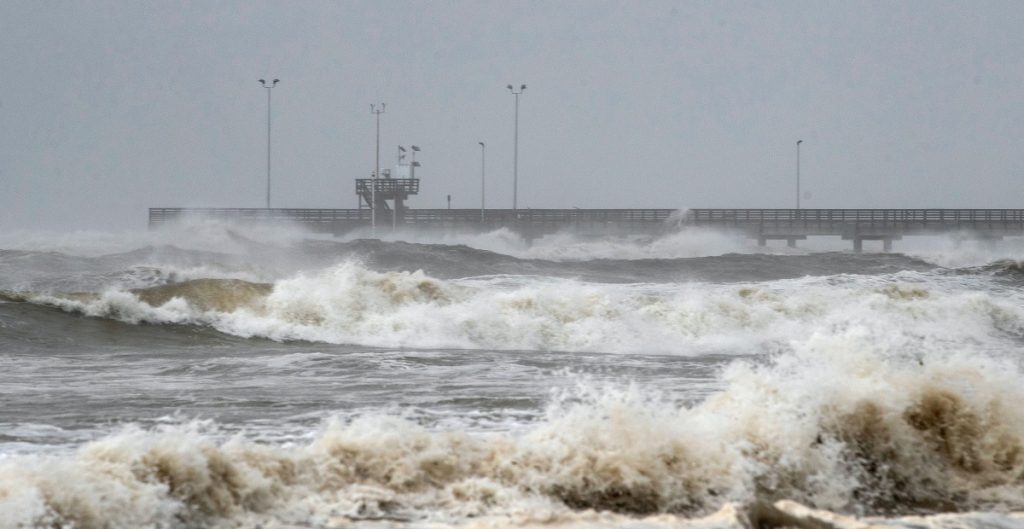 Texas, daños por el huracán Hanna y aumento de casos Covid-19